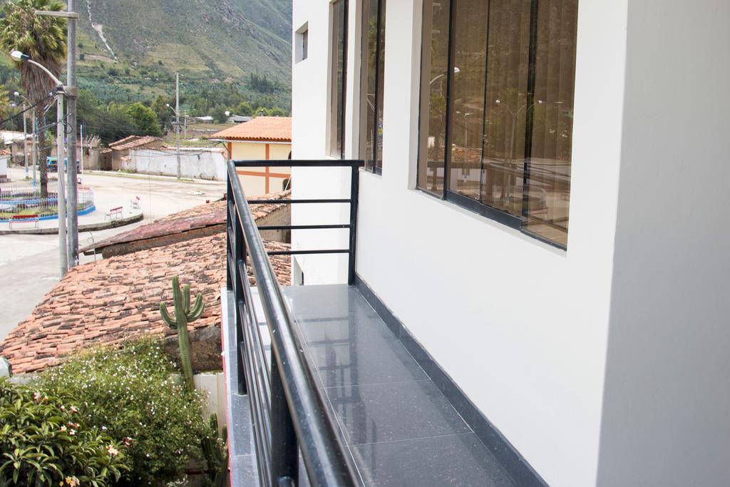 Hostal Santa Rosa Caraz Ruang foto
