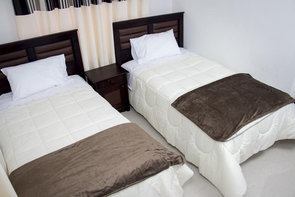 Hostal Santa Rosa Caraz Ruang foto