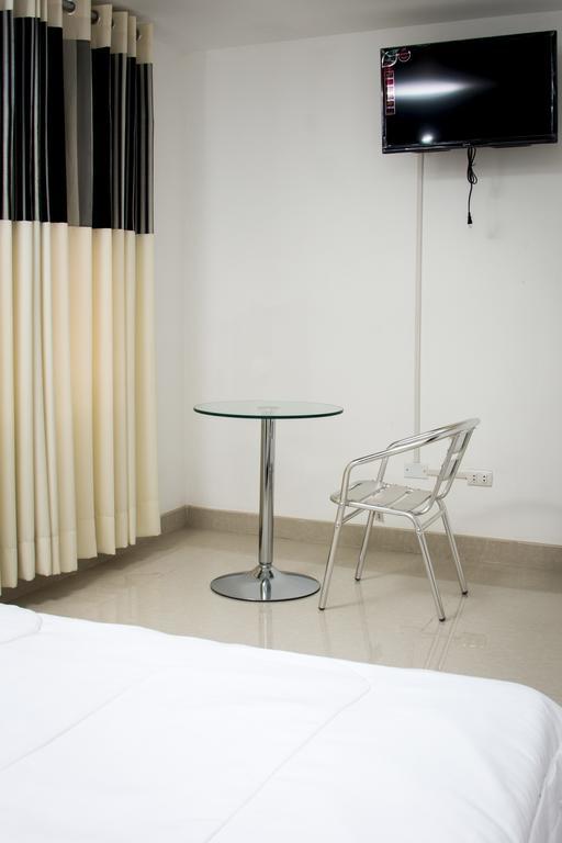 Hostal Santa Rosa Caraz Ruang foto